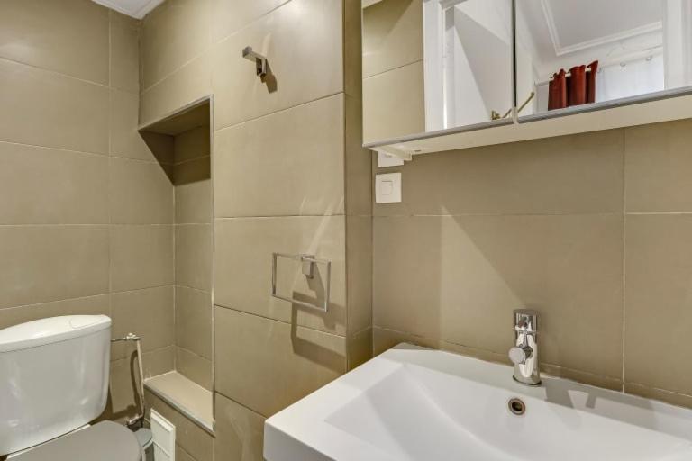 A Sweet Studio In Montparnasse - Boulevard Du Montparnasse Париж Екстер'єр фото